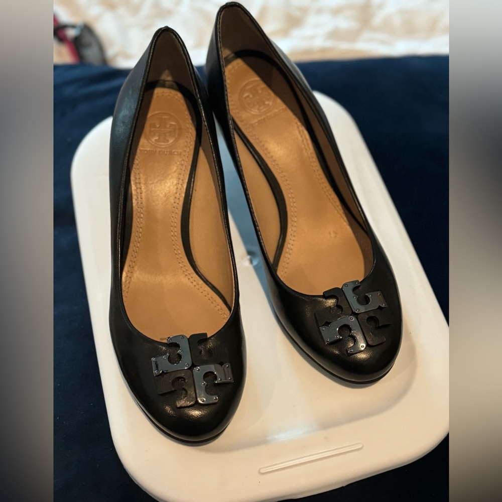 Tory Burch Wedge in Black